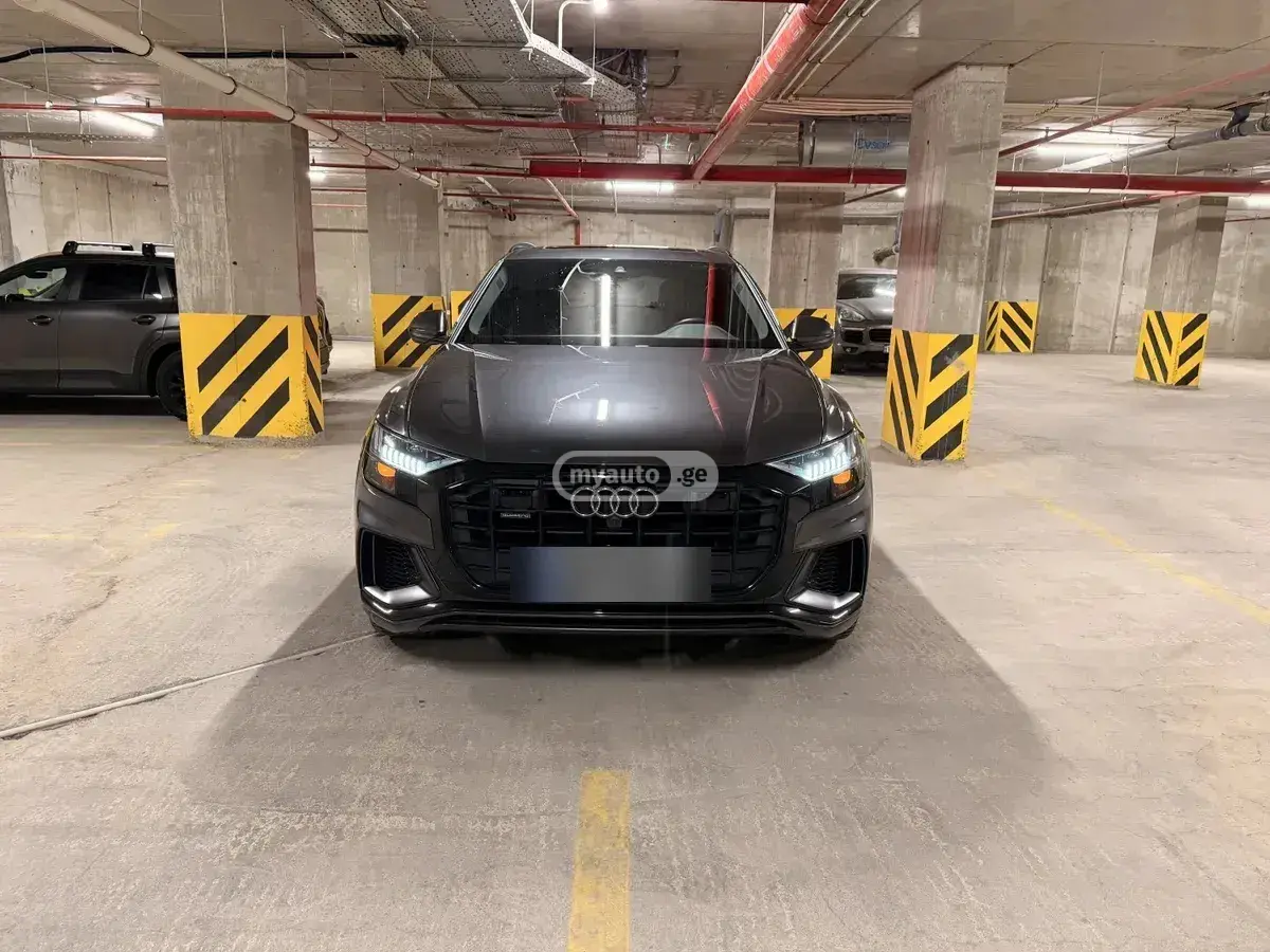 Audi Q8