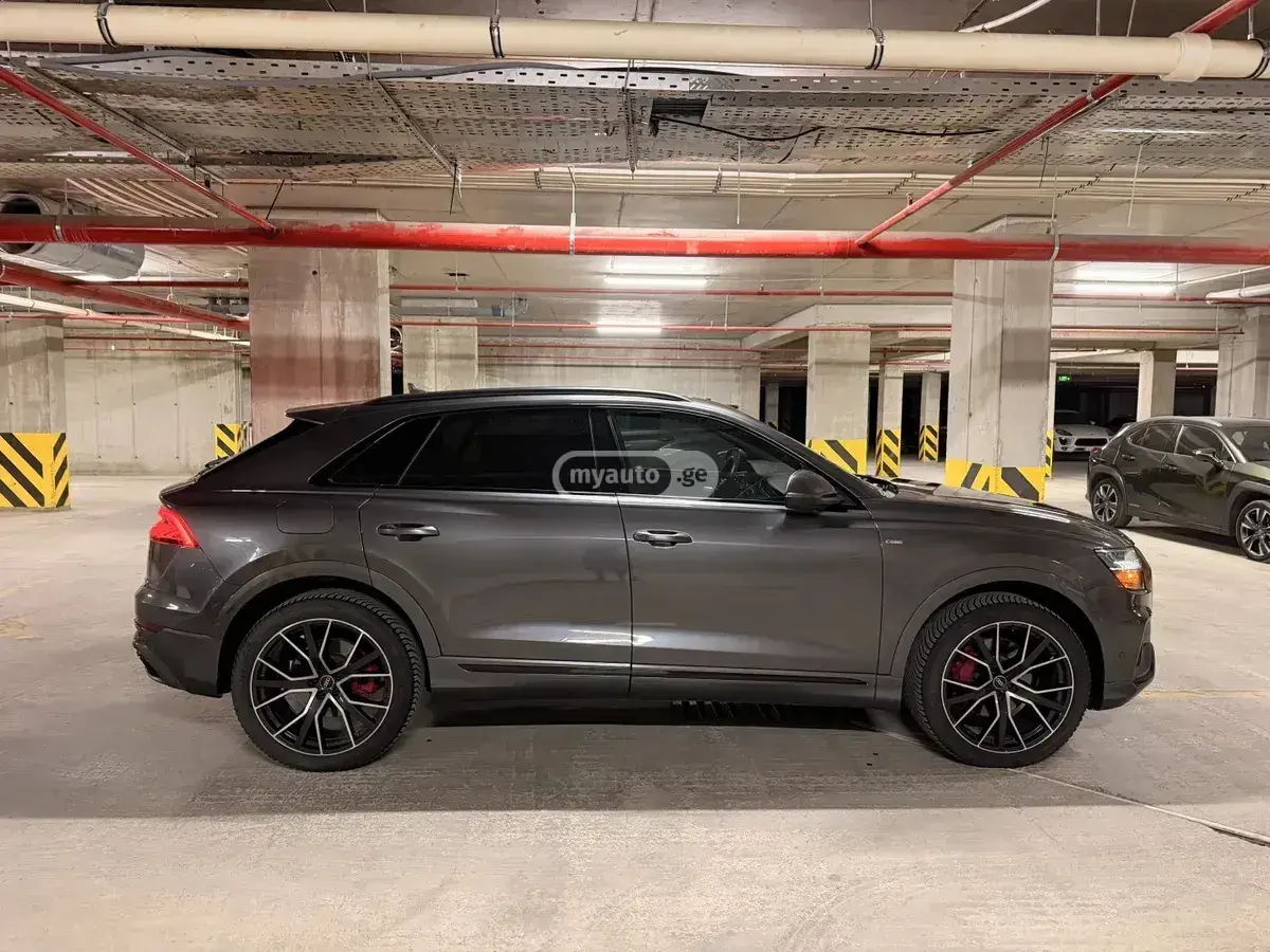 Audi Q8 2021 — photo 2