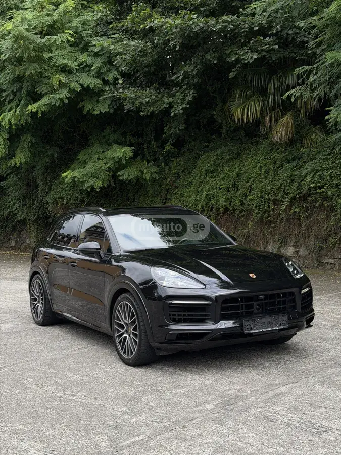 Porsche Cayenne 2020 — photo 2