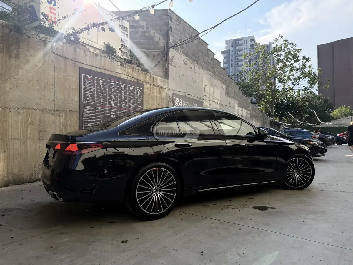 Mercedes-Benz E 200 2026 — photo 2