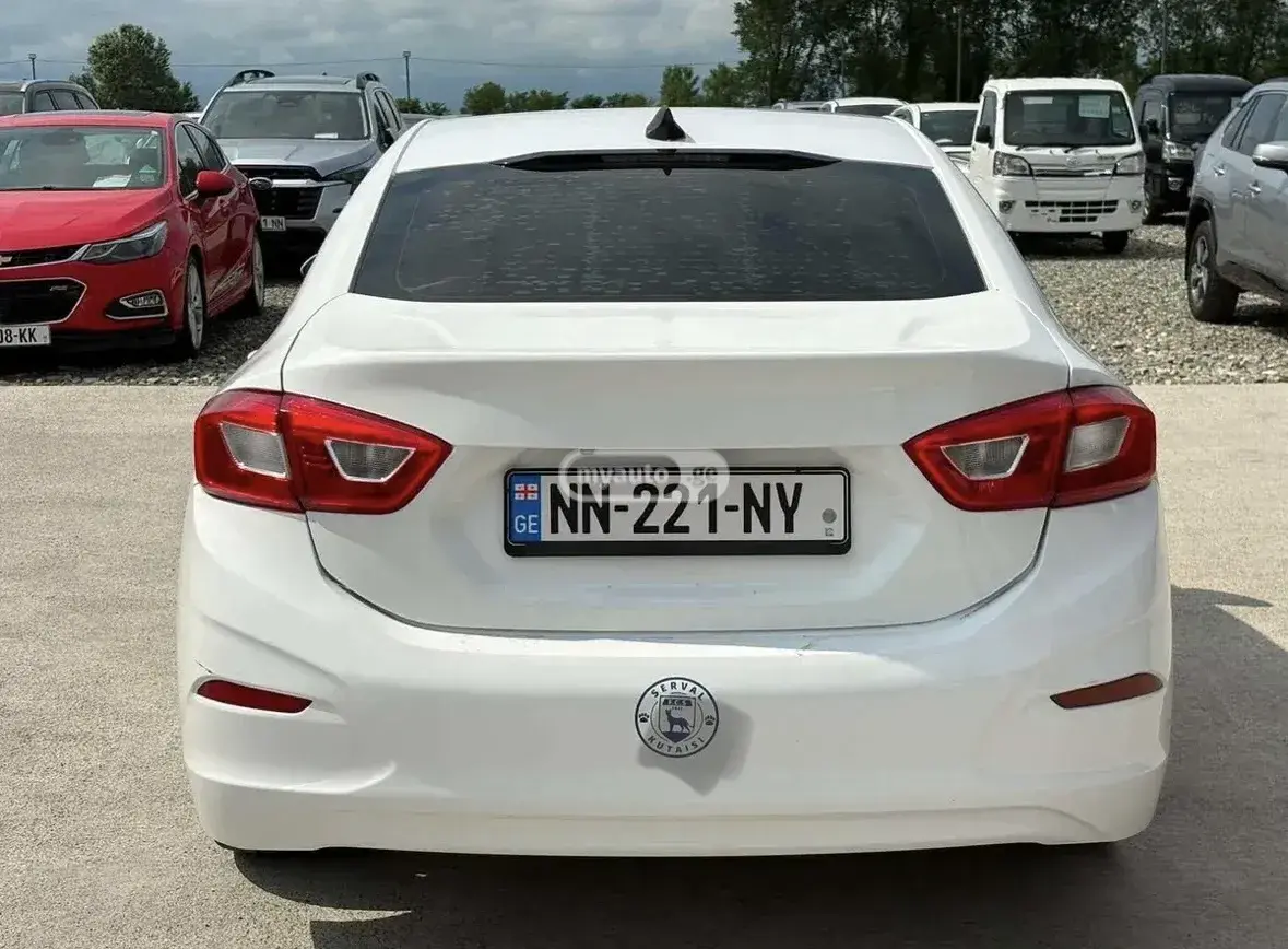 Chevrolet Cruze 2017 — photo 2