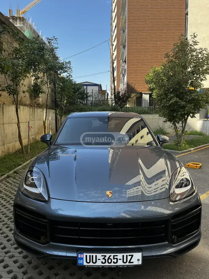 Porsche Cayenne 2019 — photo 2
