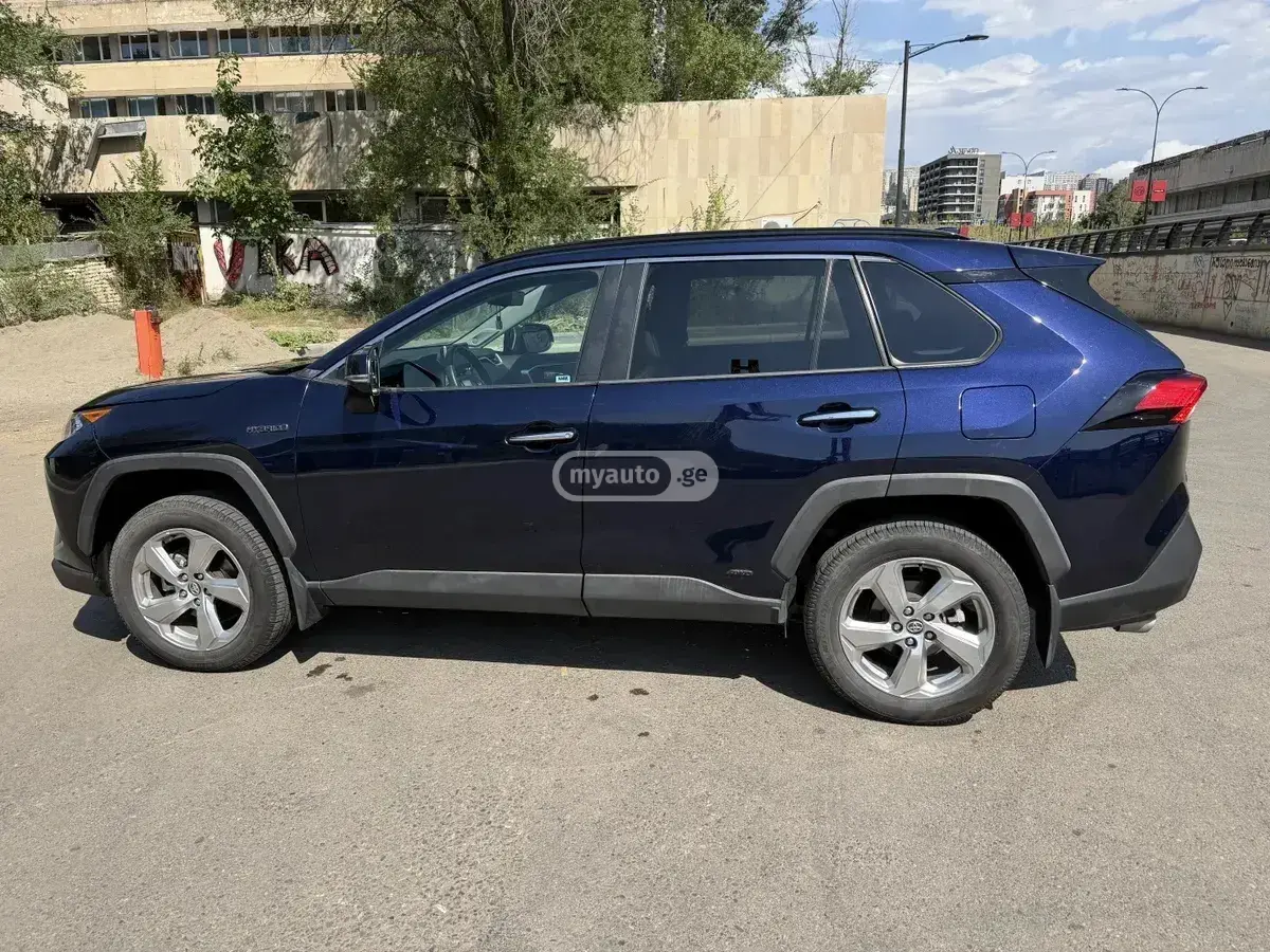 Toyota RAV4 2020 — photo 2