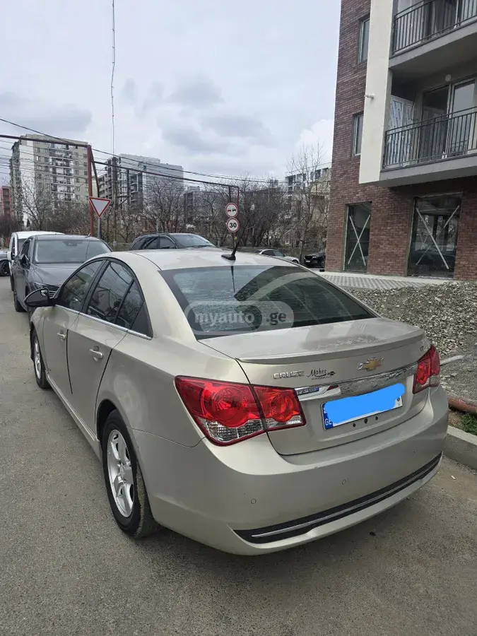 Chevrolet Cruze 2011 — photo 2