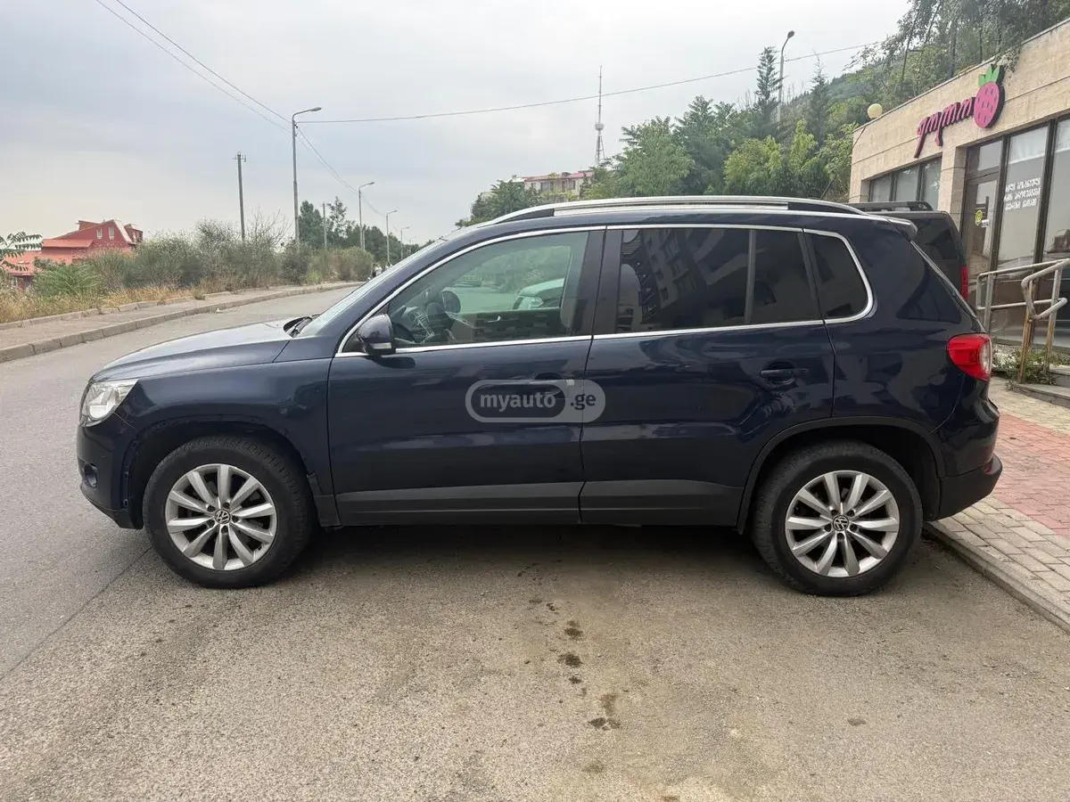 Volkswagen Tiguan 2011 — photo 2