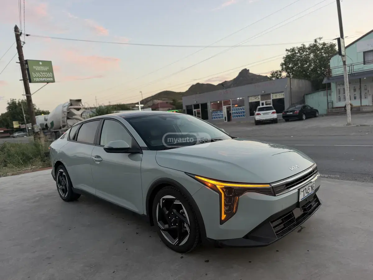 Kia K4