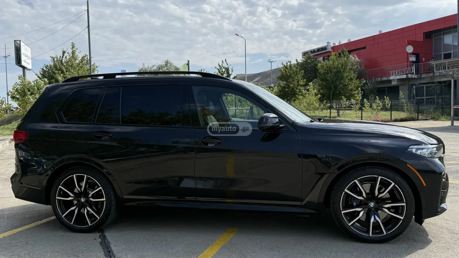 BMW X7 2019 — photo 2