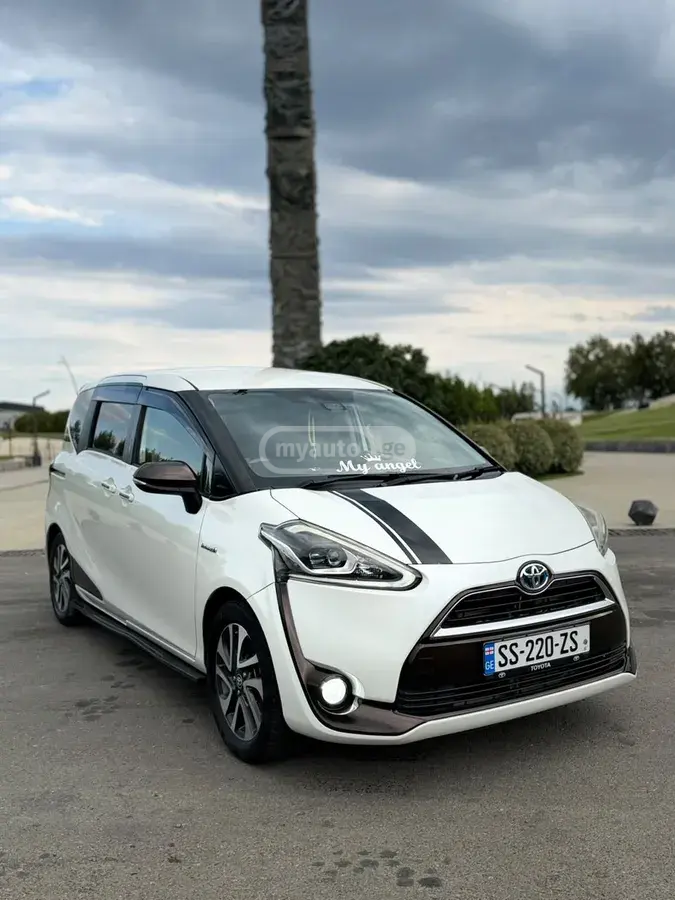 Toyota Sienta