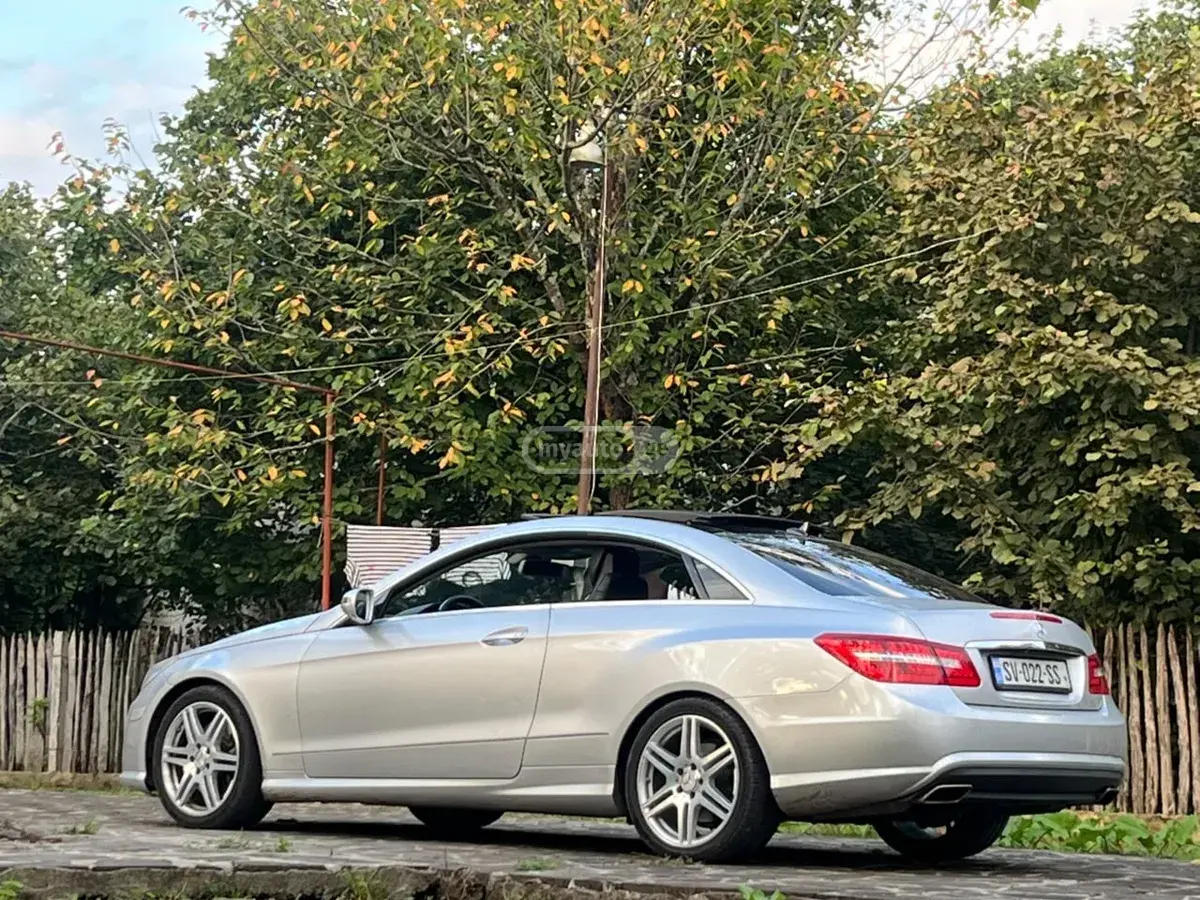 Mercedes-Benz E 550 2012 — photo 2