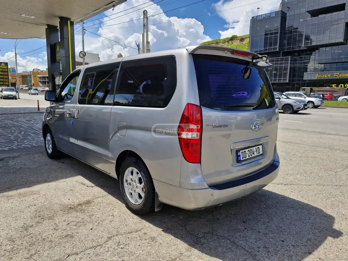 Hyundai Starex 2015 — photo 2