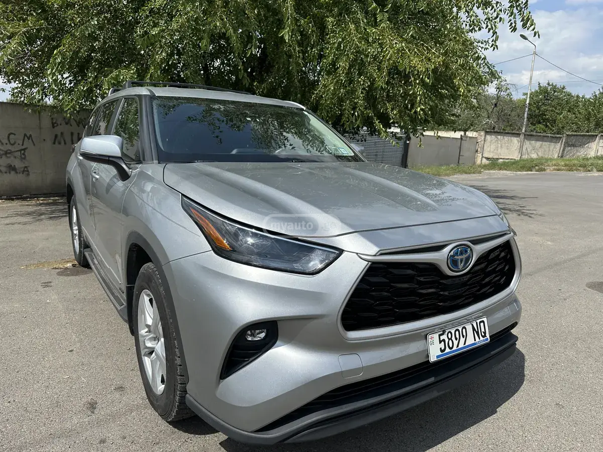 Toyota Highlander 2023 — photo 2