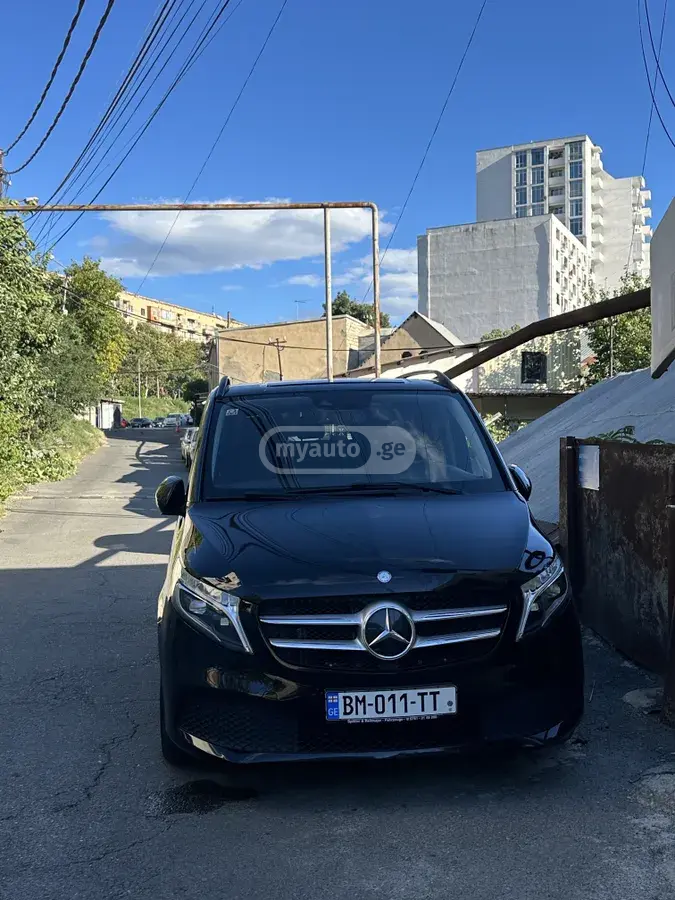 Mercedes-Benz V 220