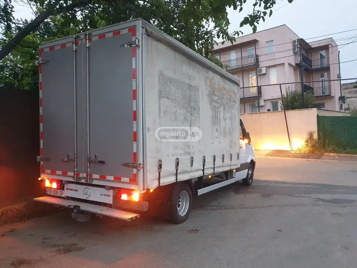 Mercedes-Benz Sprinter 2026 — photo 2