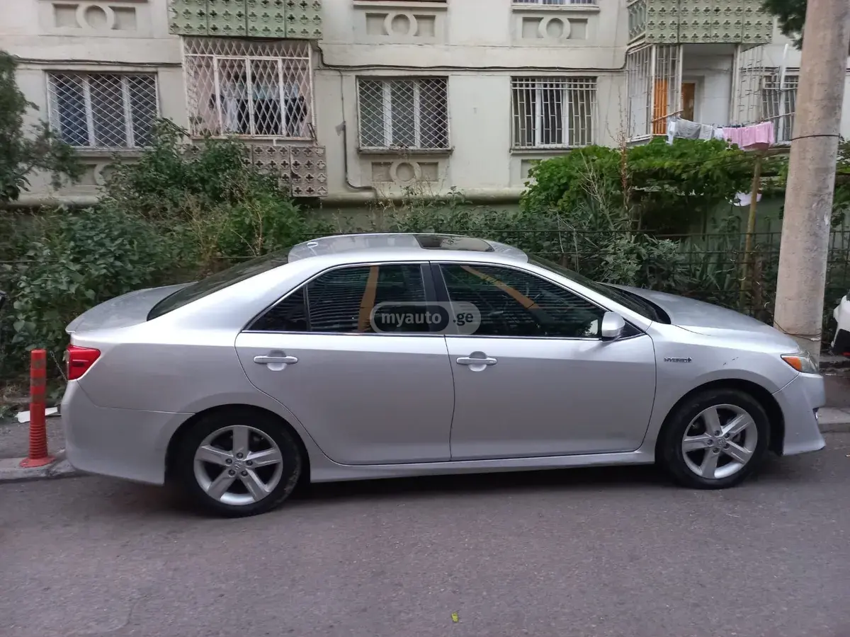 Toyota Camry 2014 — photo 2