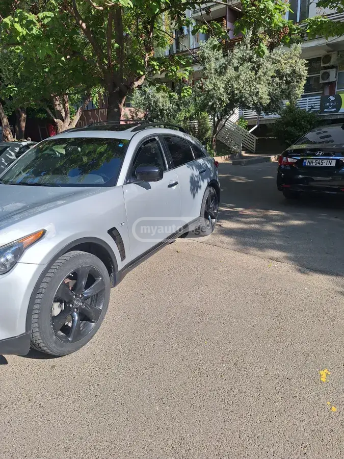 Infiniti QX70 2017 — photo 2