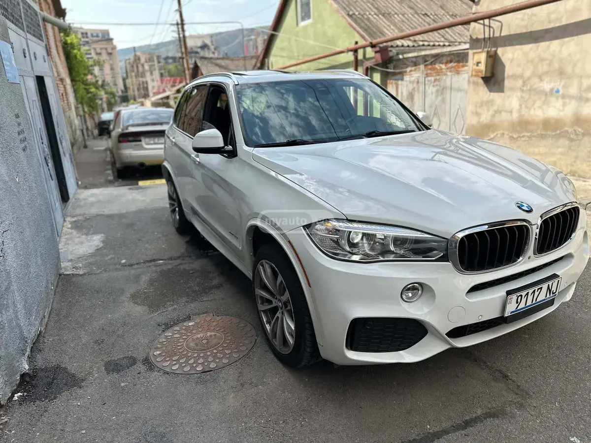 BMW X5 2017 — photo 2