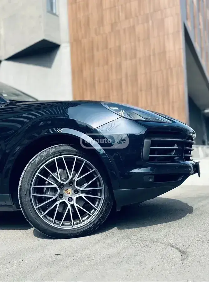 Porsche Cayenne 2018 — photo 2