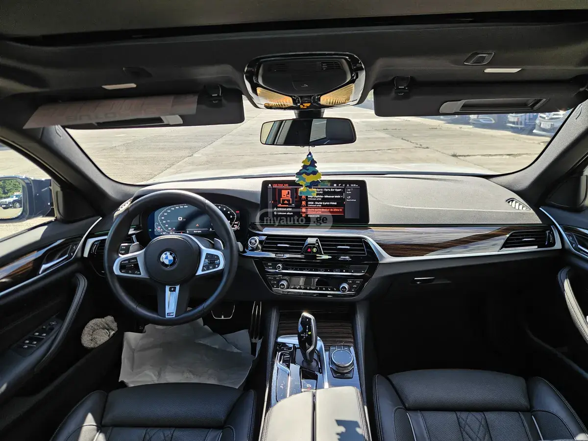 BMW 540 2023 — photo 2