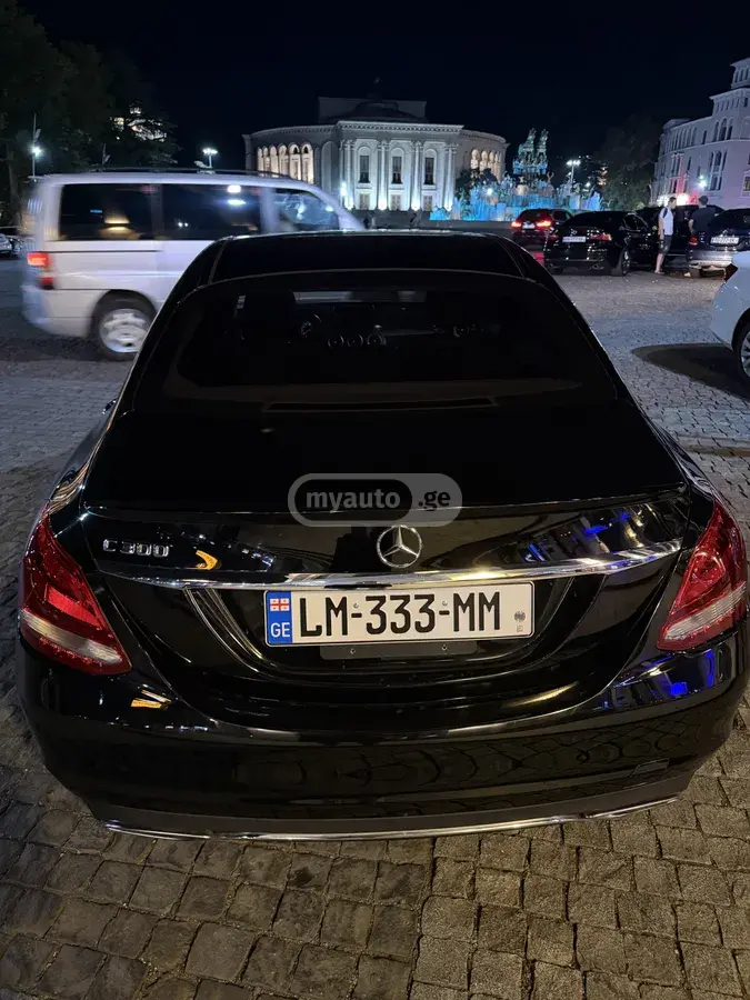 Mercedes-Benz C 300 2015 — photo 2