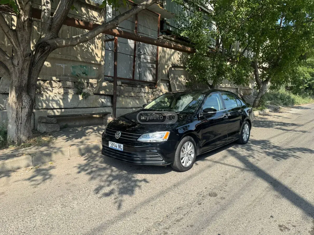 Volkswagen Jetta 2015 — photo 2