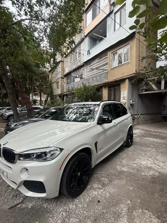 BMW X5 2018 — photo 2