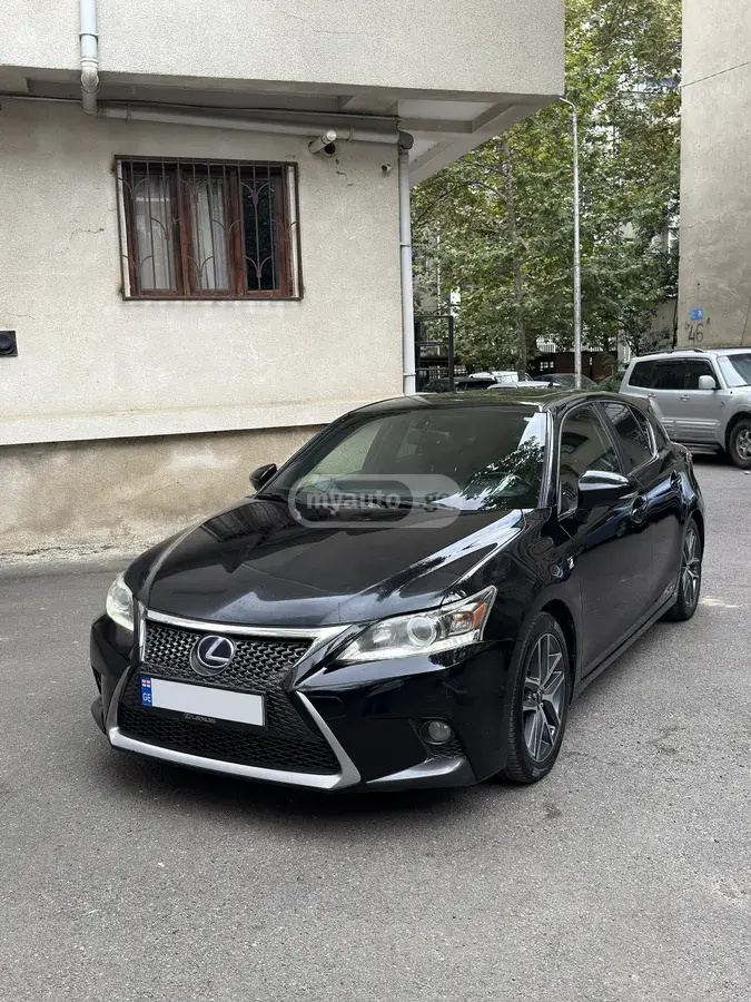 Lexus CT 200 h