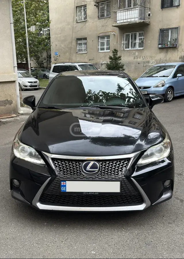 Lexus CT 200 h 2014 — photo 2