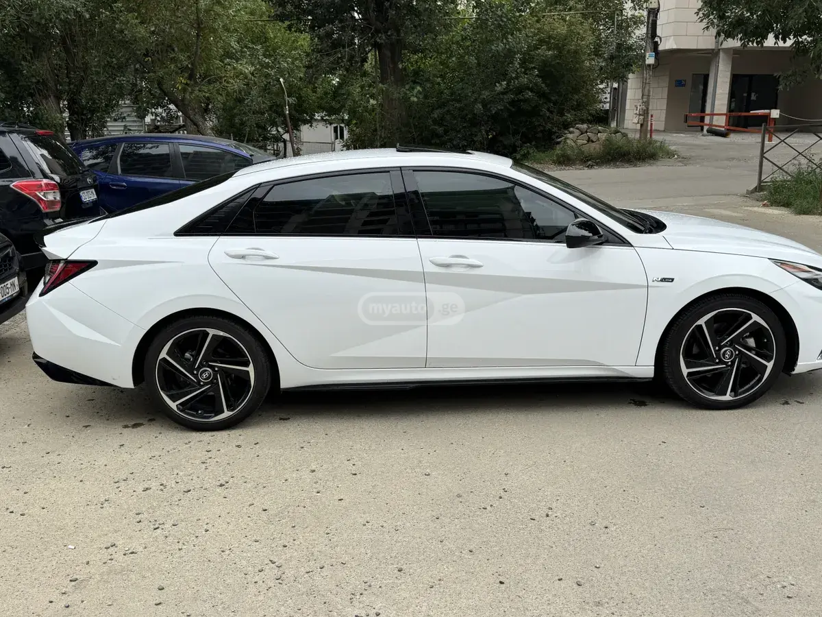Hyundai Elantra 2021 — photo 2