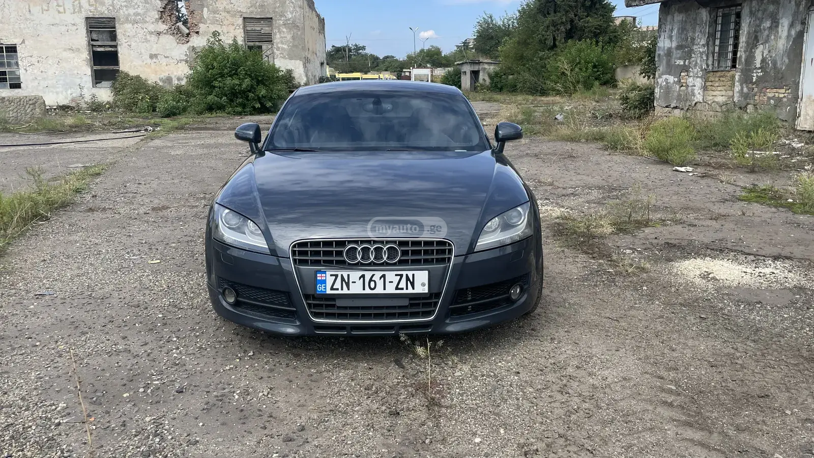 Audi TT 2010 — photo 2