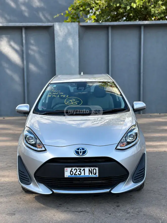 Toyota Aqua 2021 — photo 2