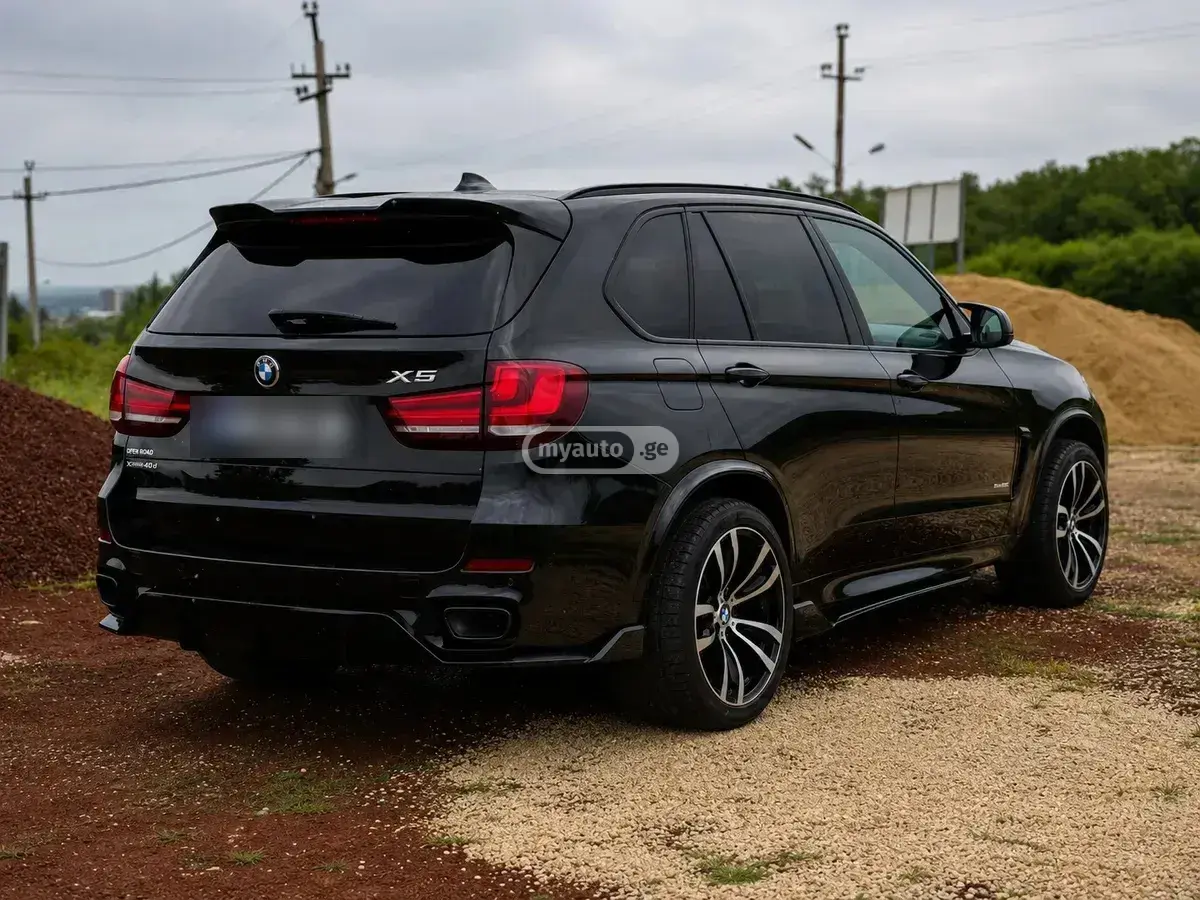 BMW X5 2017 — photo 2
