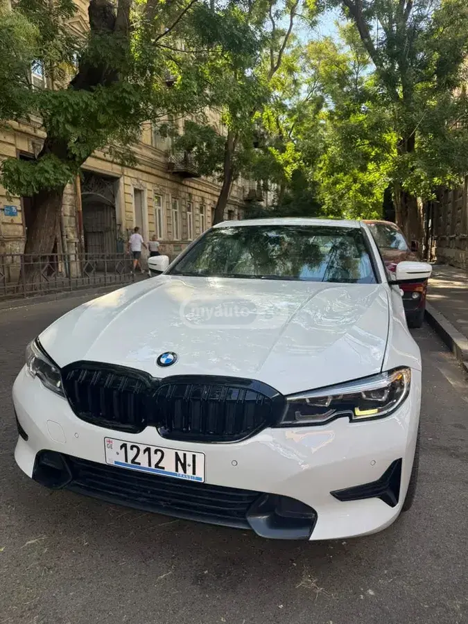 BMW 330