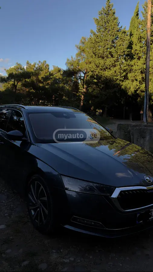 Skoda Octavia 2021 — photo 2