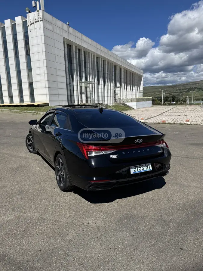 Hyundai Elantra 2022 — photo 2