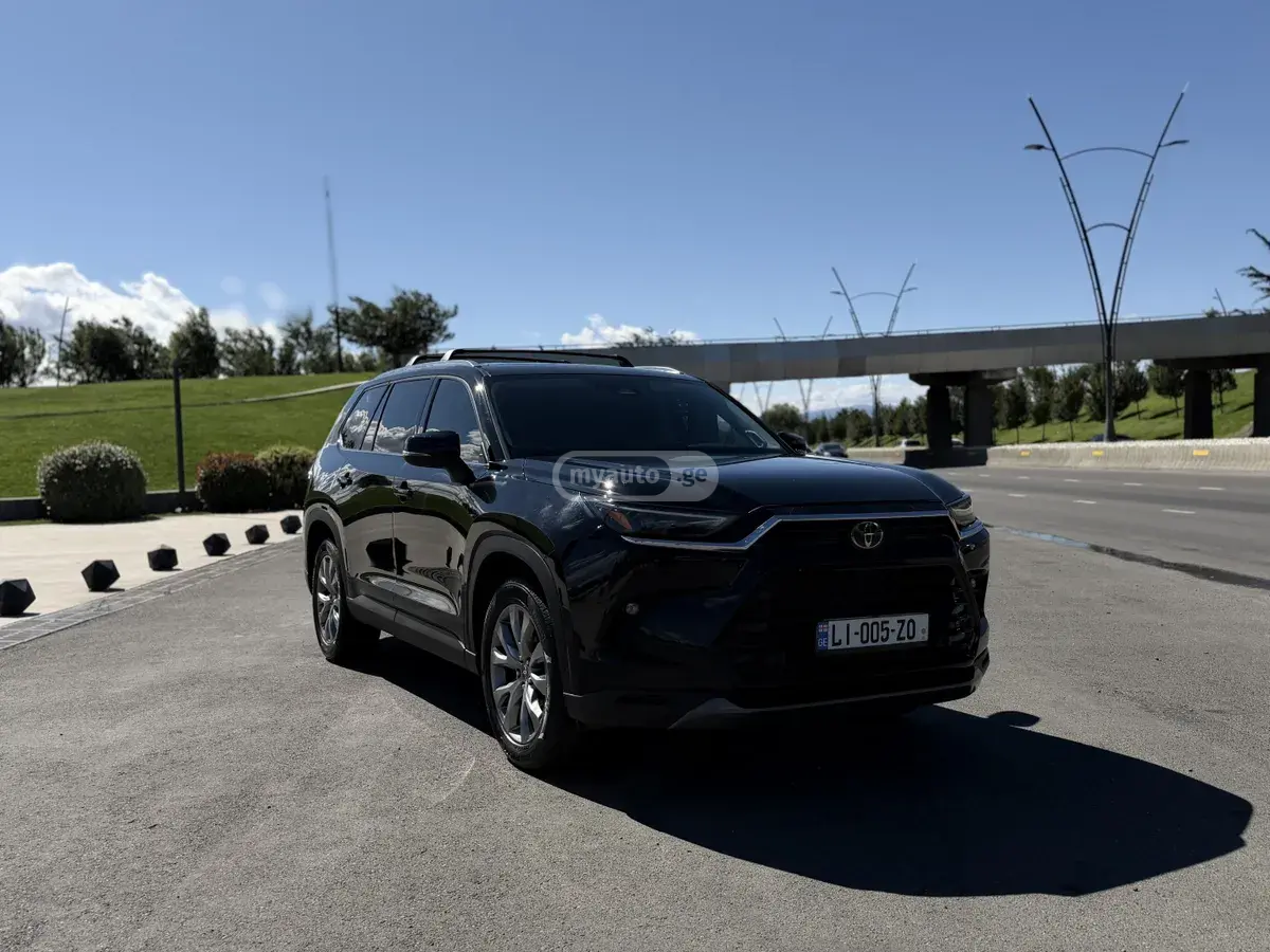Toyota Grand Highlander 2023 — photo 2