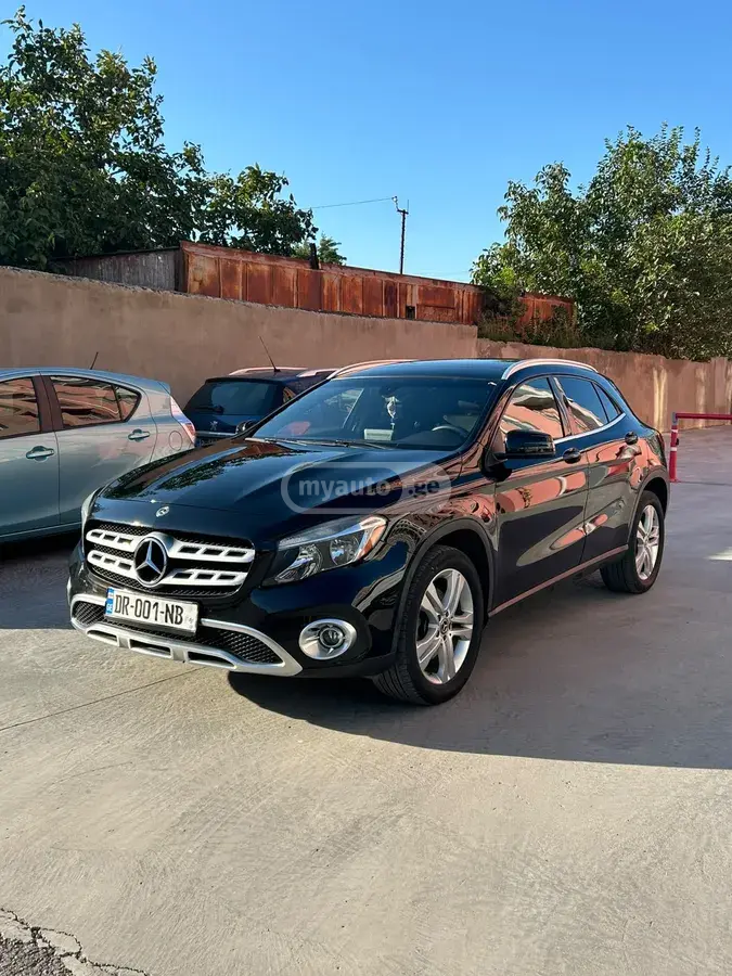 Mercedes-Benz GLA 250 2018 — photo 2