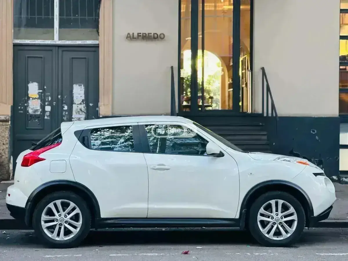 Nissan Juke 2011 — photo 2