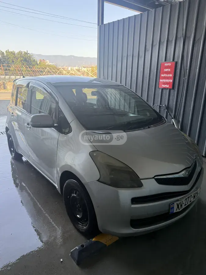 Toyota Ractis 2008 — photo 2