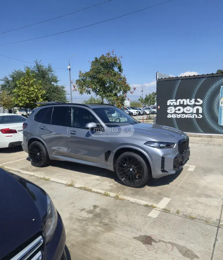 BMW X5 2025 — photo 2