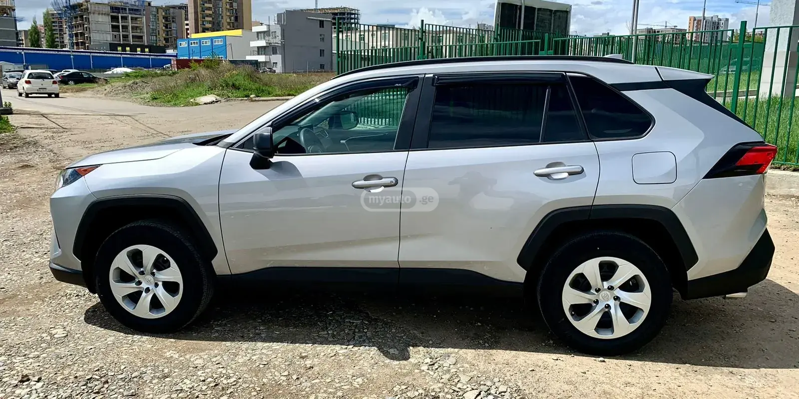 Toyota RAV4 2020 — photo 2