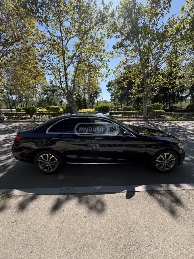 Mercedes-Benz C 300 2015 — photo 2