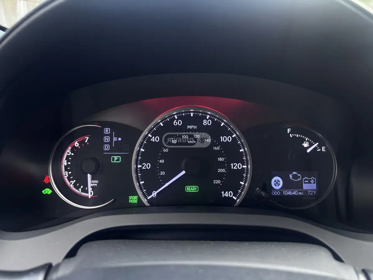 Lexus CT 200 h 2015 — photo 2
