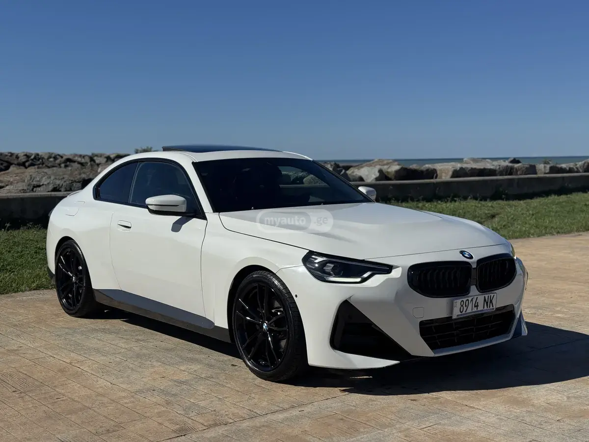 BMW 230i 2021 — photo 2