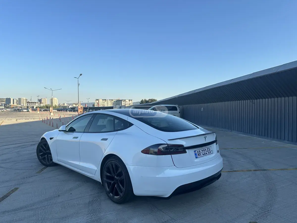 Tesla Model S 2021 — photo 2