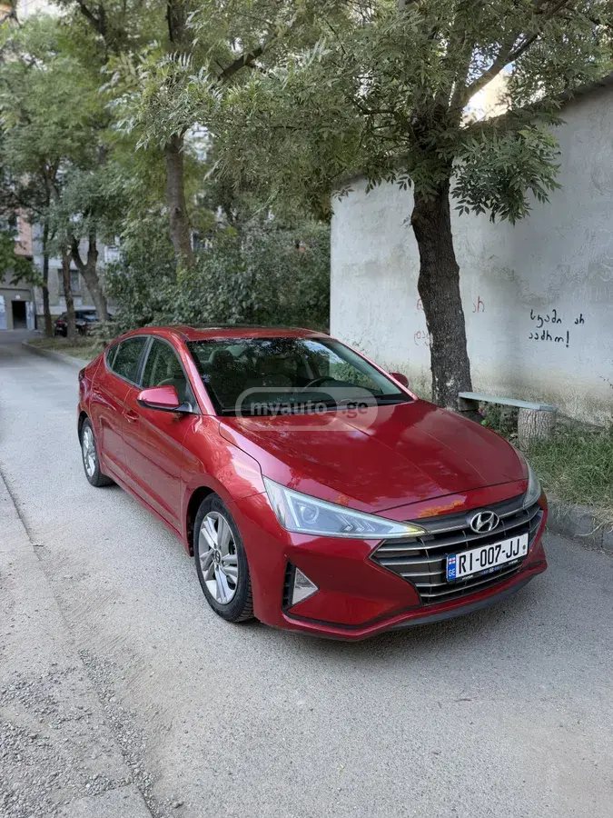 Hyundai Elantra 2019 — photo 2