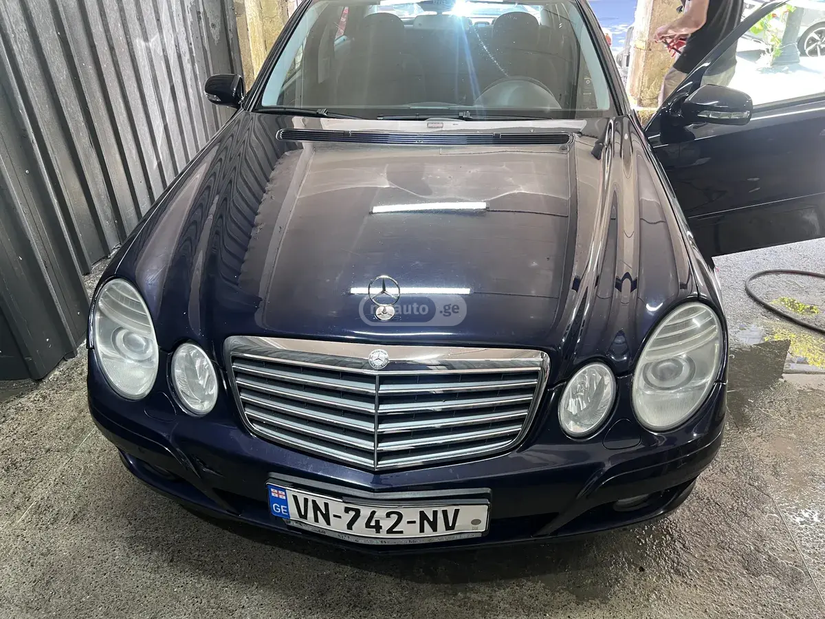 Mercedes-Benz E 300