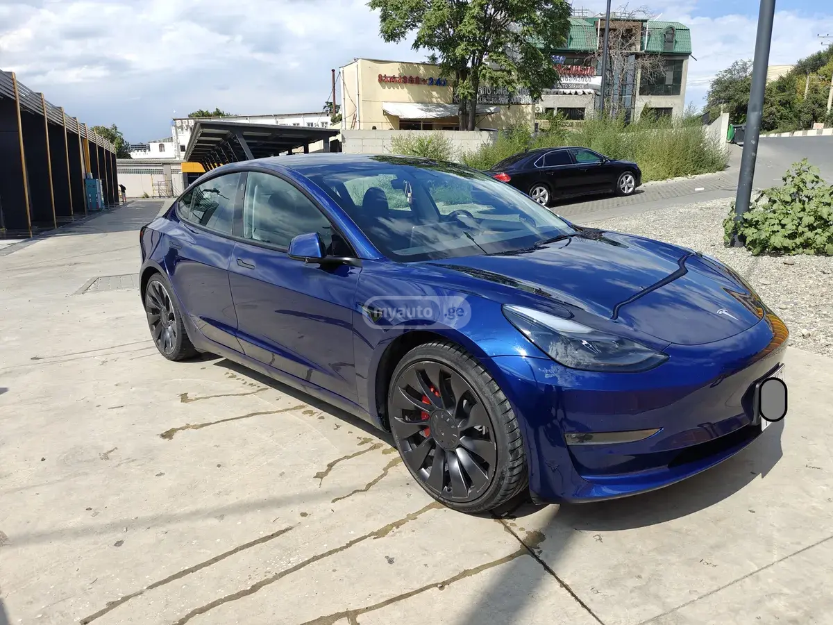 Tesla Model 3 2023 — photo 2