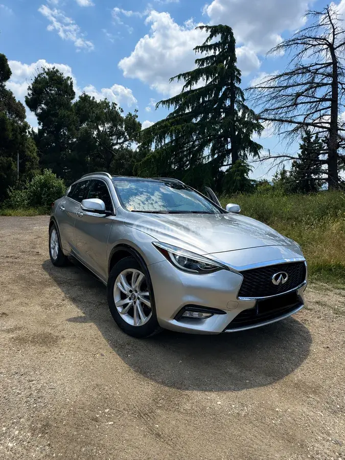 Infiniti QX30 2017 — photo 2