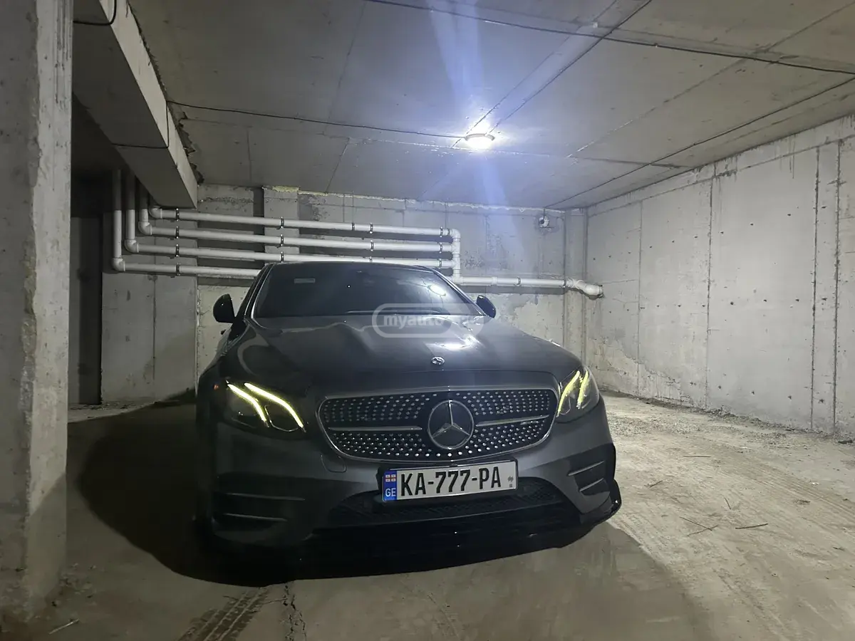 Mercedes-Benz E53 AMG