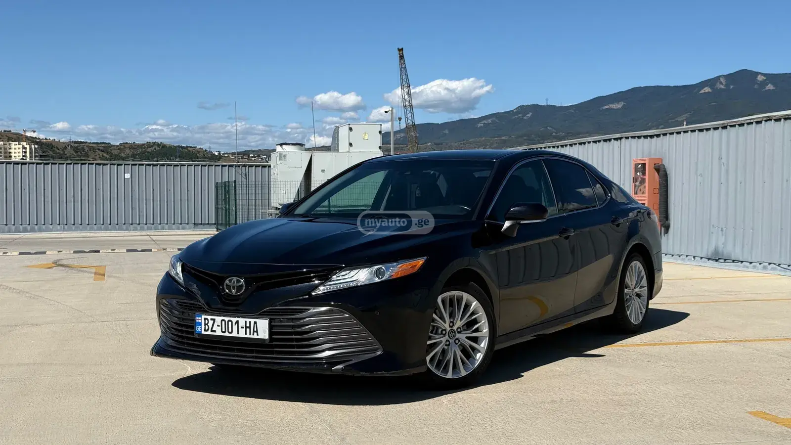 Toyota Camry 2018 — photo 2